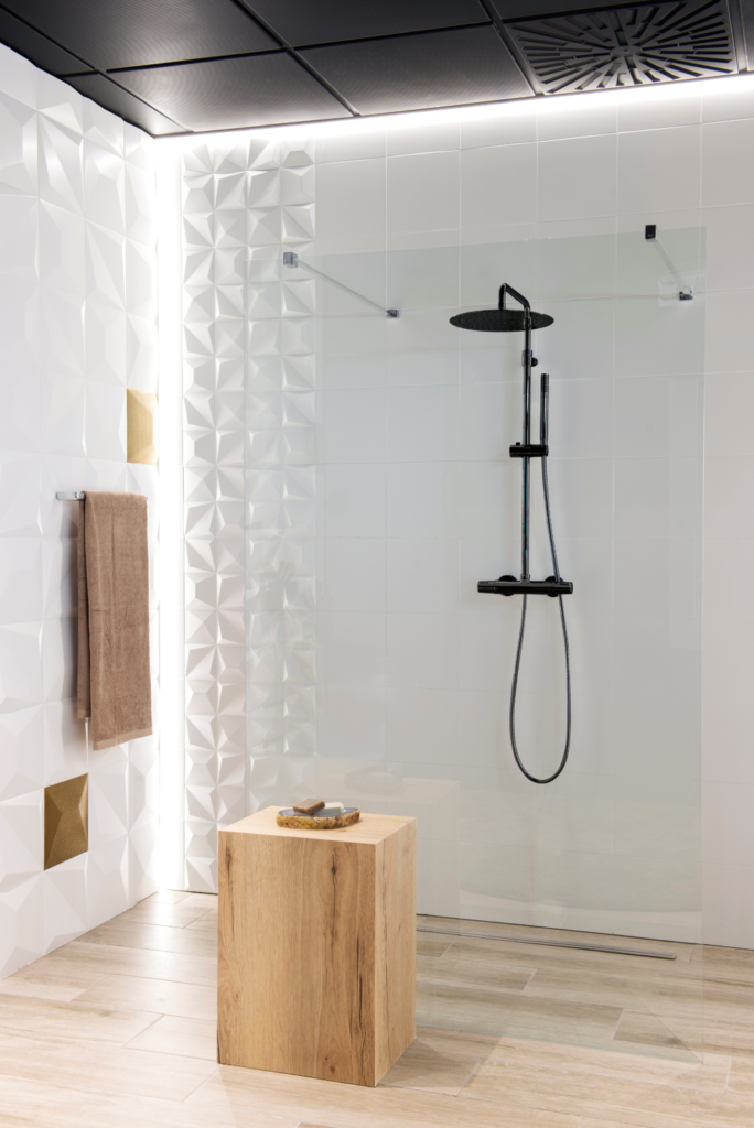 Grifería de ducha con sistema especial ideal para el ahorro en el consumo de agua y energía.