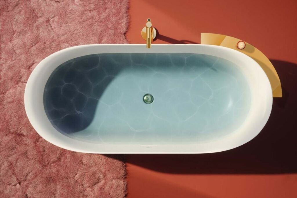 Confortable bañera de diseño sugerente y líneas suaves